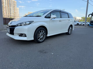 2017 Toyota Wish II Рестайлинг, белый, 1830000 рублей, вид 1