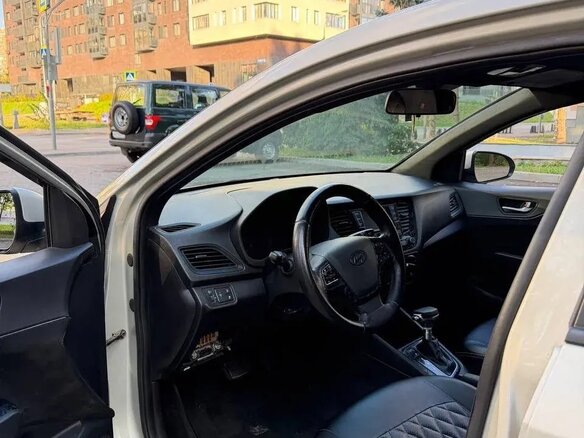 2018 Hyundai Solaris II, бежевый - вид 7