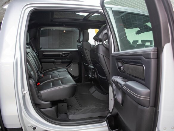 2026 Ram 1500 Crew Cab V Рестайлинг, серебристый, 10199000 рублей - вид 22
