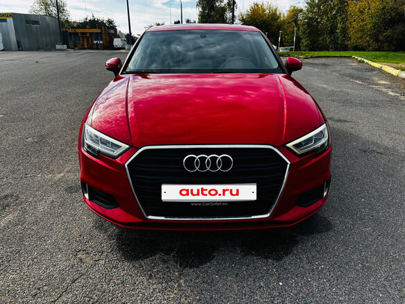 2018 Audi A3 III (8V) Рестайлинг, красный