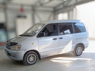 1997 Toyota Town Ace Noah III, серебристый, 850000 рублей, вид 2