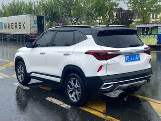 2021 Kia KX3, белый, 1570000 рублей, вид 4