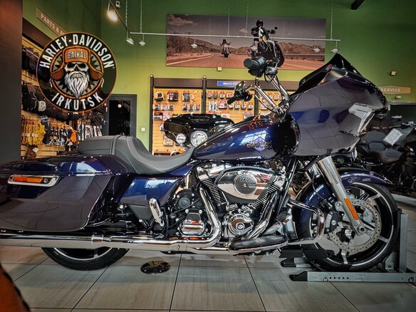 2025 Harley-Davidson Road Glide, синий, 3700000 рублей