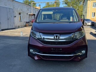 2017 Honda Stepwgn Spada V, красный, 2300000 рублей, вид 3