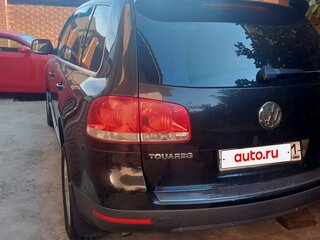 2006 Volkswagen Touareg I, чёрный, 560000 рублей, вид 2