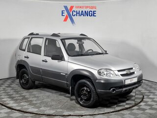 2011 Chevrolet Niva I Рестайлинг, серебристый, 418000 рублей, вид 3
