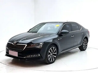 2023 Skoda Superb III Рестайлинг, чёрный, 1950300 рублей, вид 1