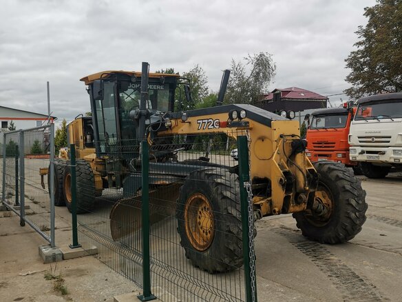 2011 John Deere 772G, жёлтый, 3550000 рублей - вид 1