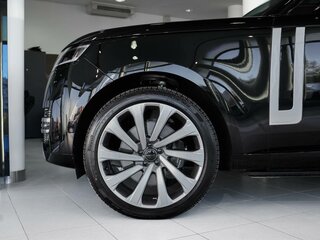 2025 Land Rover Range Rover P530 MHEV Long V, чёрный, 22500000 рублей, вид 4