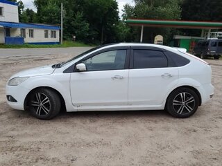2011 Ford Focus II Рестайлинг, белый, 500000 рублей, вид 3