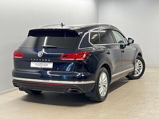 2019 Volkswagen Touareg III, чёрный, 3699000 рублей, вид 5