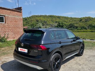 2019 Volkswagen Tiguan II, чёрный, 1500000 рублей, вид 5
