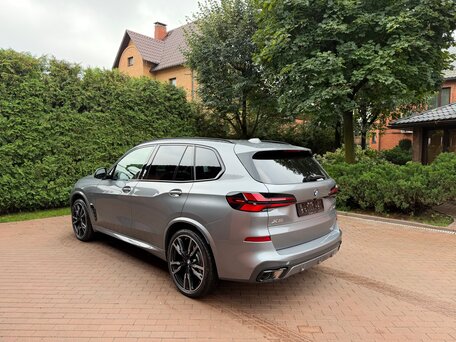 2026 BMW X5 40d IV (G05/G18) Рестайлинг, серый, 15500000 рублей, вид 4