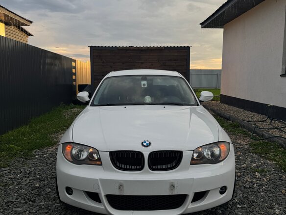 2011 BMW 1 серии 116i I (E81/E82/E87/E88) Рестайлинг, белый, 835000 рублей
