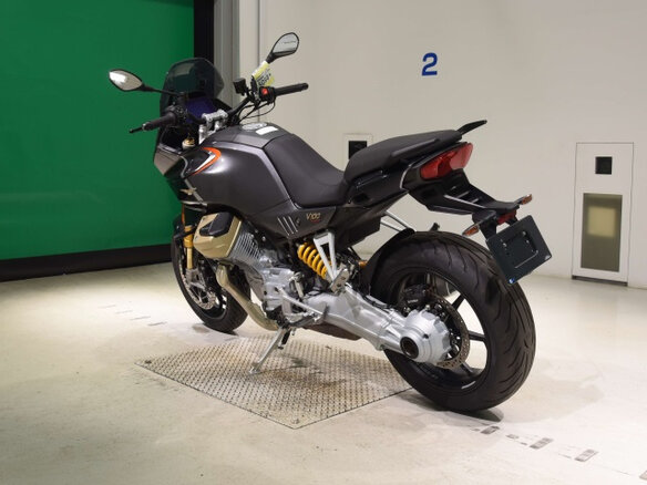 2023 Moto Guzzi V100 Mandello S, чёрный, 1100000 рублей - вид 5