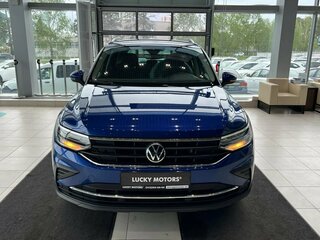 2021 Volkswagen Tiguan II Рестайлинг, синий, 3095000 рублей, вид 2