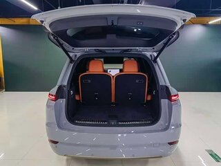 2025 Li Auto (Lixiang) L9 52.3 kWh I Рестайлинг, серый, 8400000 рублей, вид 5