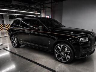 2025 Rolls-Royce Cullinan Black Badge I Рестайлинг (Series II), чёрный, 57000000 рублей, вид 2