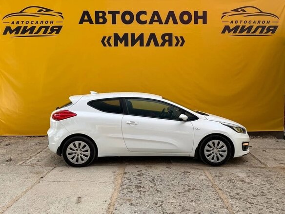 2017 Kia Ceed II Рестайлинг, белый, 1330000 рублей - вид 5