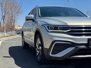2022 Volkswagen Tiguan II Рестайлинг, серый, 2773000 рублей, вид 2