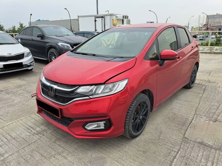 2018 Honda Fit III Рестайлинг, красный, 1060000 рублей, вид 1