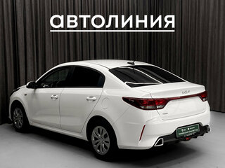 2021 Kia Rio IV Рестайлинг, белый, 1270000 рублей, вид 5