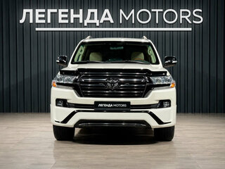 2020 Toyota Land Cruiser 200 Series Рестайлинг 2, белый, 7690000 рублей, вид 2
