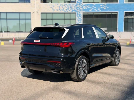 2026 Audi Q5 L III (GU), чёрный, 5890000 рублей, вид 4