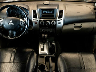 2013 Mitsubishi Pajero Sport II Рестайлинг, серебристый, 1749000 рублей, вид 5