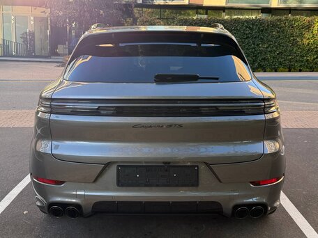 2026 Porsche Cayenne GTS III Рестайлинг, серый, 28800000 рублей, вид 4