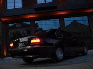 2000 BMW 7 серии 740i III (E38) Рестайлинг, чёрный, 1550000 рублей, вид 4
