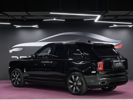 2024 Rolls-Royce Cullinan I (Series I), чёрный, 38900000 рублей, вид 3