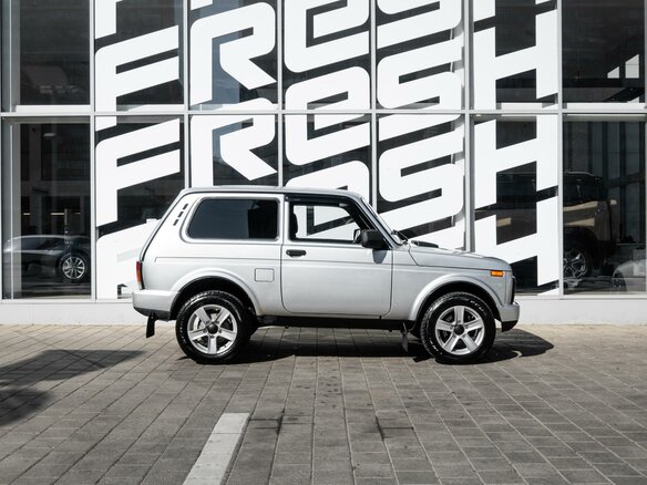 2018 Lada (ВАЗ) 2121 (4x4) Urban I Рестайлинг, серебристый, 630000 рублей - вид 4