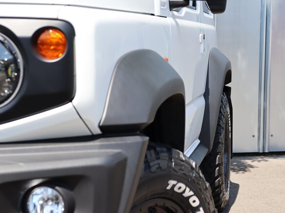 2023 Suzuki Jimny Sierra IV, белый, 1745000 рублей - вид 12