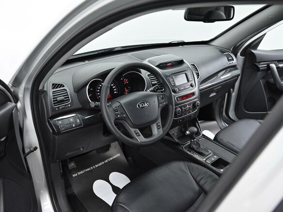 2017 Kia Sorento II Рестайлинг, серебристый, 1799000 рублей - вид 5