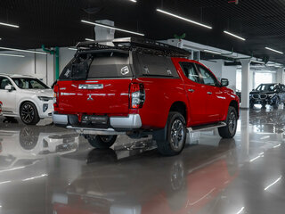 2020 Mitsubishi L200 V Рестайлинг, красный, 3490000 рублей, вид 4