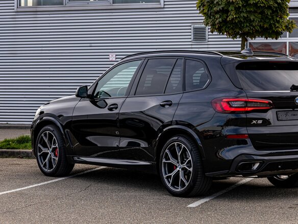 2022 BMW X5 40i IV (G05/G18), чёрный, 8295000 рублей - вид 7