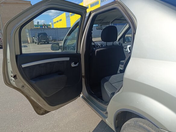 2011 Renault Logan I Рестайлинг, бежевый, 420000 рублей - вид 8