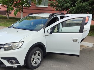 2018 Renault Sandero II Рестайлинг, белый, 1400000 рублей, вид 1