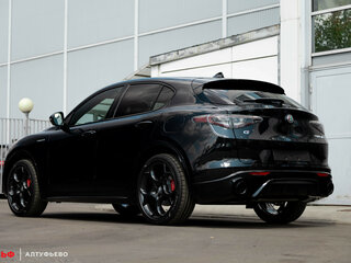 2025 Alfa Romeo Stelvio I Рестайлинг 2, чёрный, 8390000 рублей, вид 4