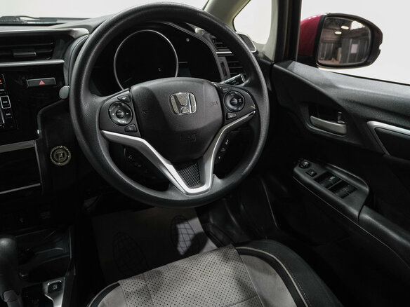 2019 Honda Fit III Рестайлинг, красный - вид 16