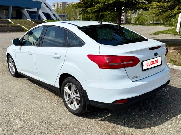 2015 Ford Focus III Рестайлинг, белый - вид 7