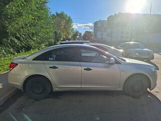 2011 Chevrolet Cruze I, серебристый, 550000 рублей, вид 2