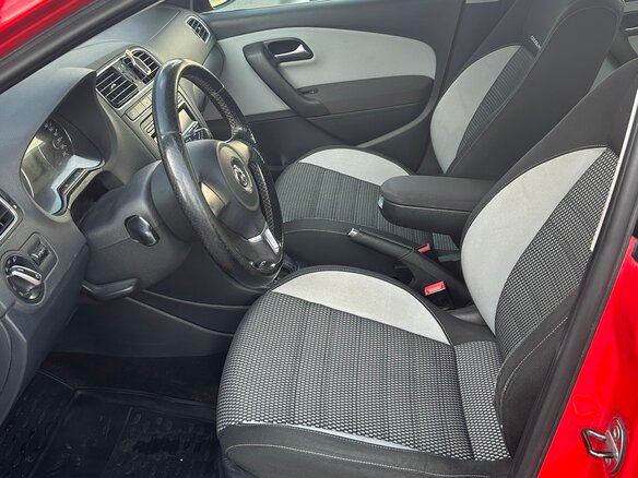 2012 Volkswagen Polo Cross V, красный - вид 5