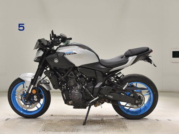 2025 Yamaha MT-07 (FZ-07), серый - вид 9