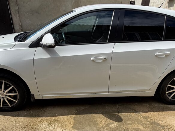 2014 Chevrolet Cruze I Рестайлинг, белый, 750000 рублей - вид 2