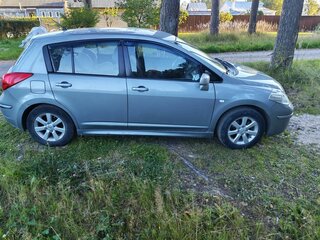 2012 Nissan Tiida I Рестайлинг, серый, 700000 рублей, вид 3