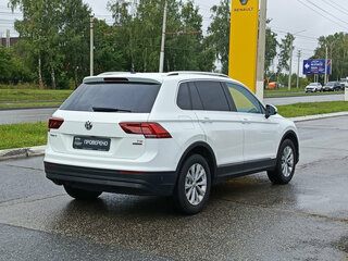 2017 Volkswagen Tiguan II, белый, 2260000 рублей, вид 5