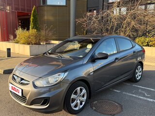 2013 Hyundai Solaris I, серый, 820000 рублей, вид 1
