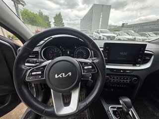2022 Kia Ceed III Рестайлинг, серебристый, 1700000 рублей, вид 5